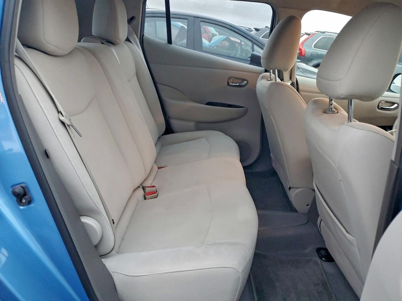 2012 NISSAN LEAF SV photo 10