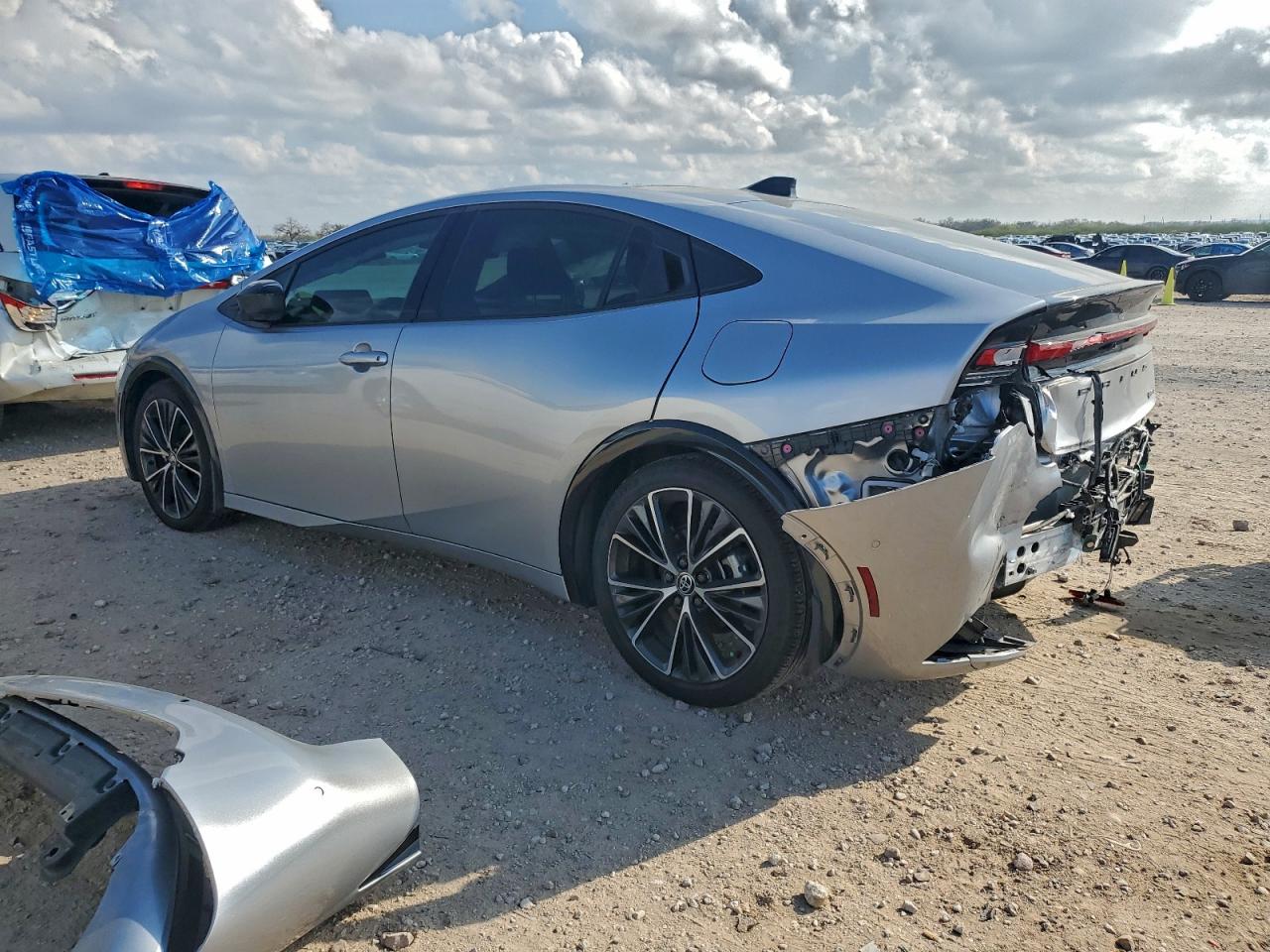 2024 TOYOTA PRIUS LE photo 2