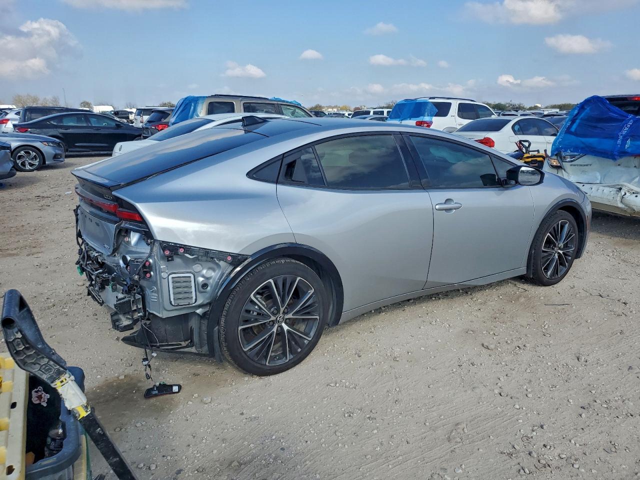 2024 TOYOTA PRIUS LE photo 3