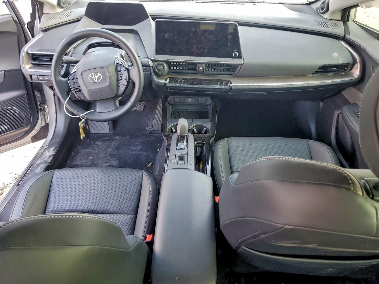 2024 TOYOTA PRIUS LE photo 8