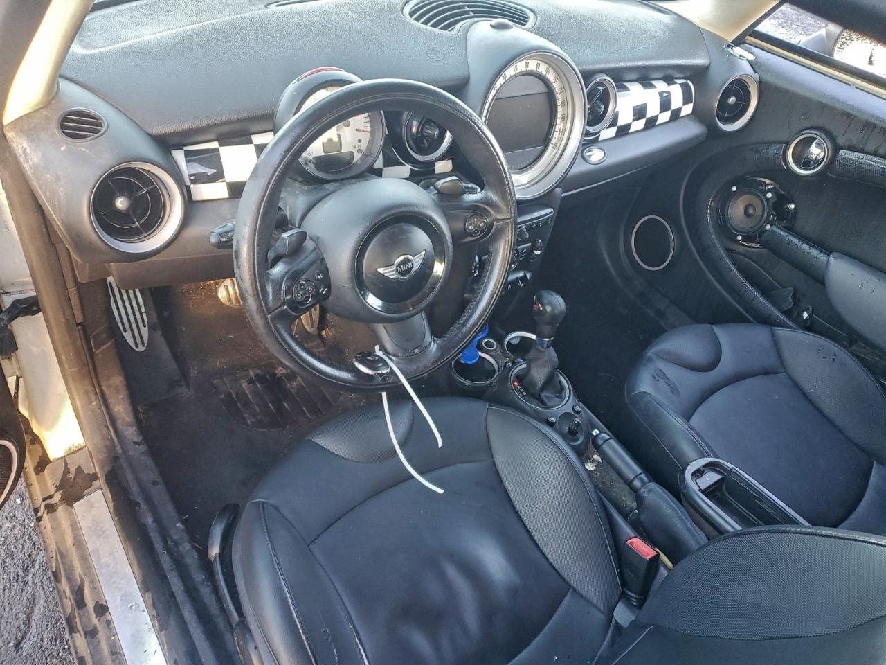 2012 MINI COOPER S photo 15