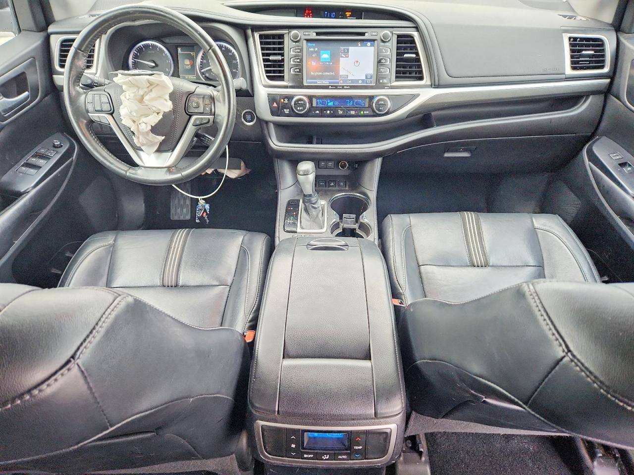 2018 TOYOTA HIGHLANDER SE photo 8