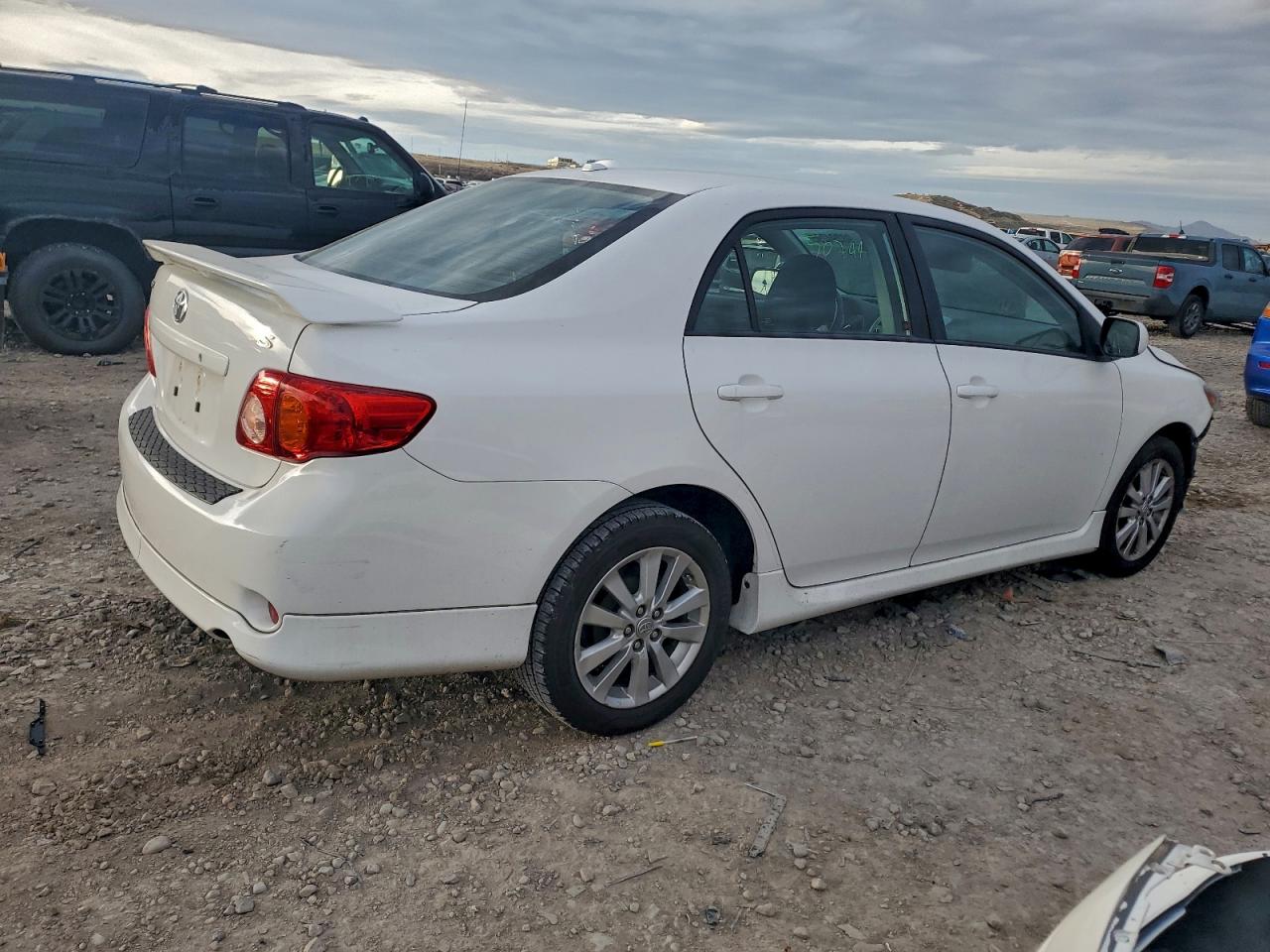 2010 TOYOTA COROLLA BASE photo 3