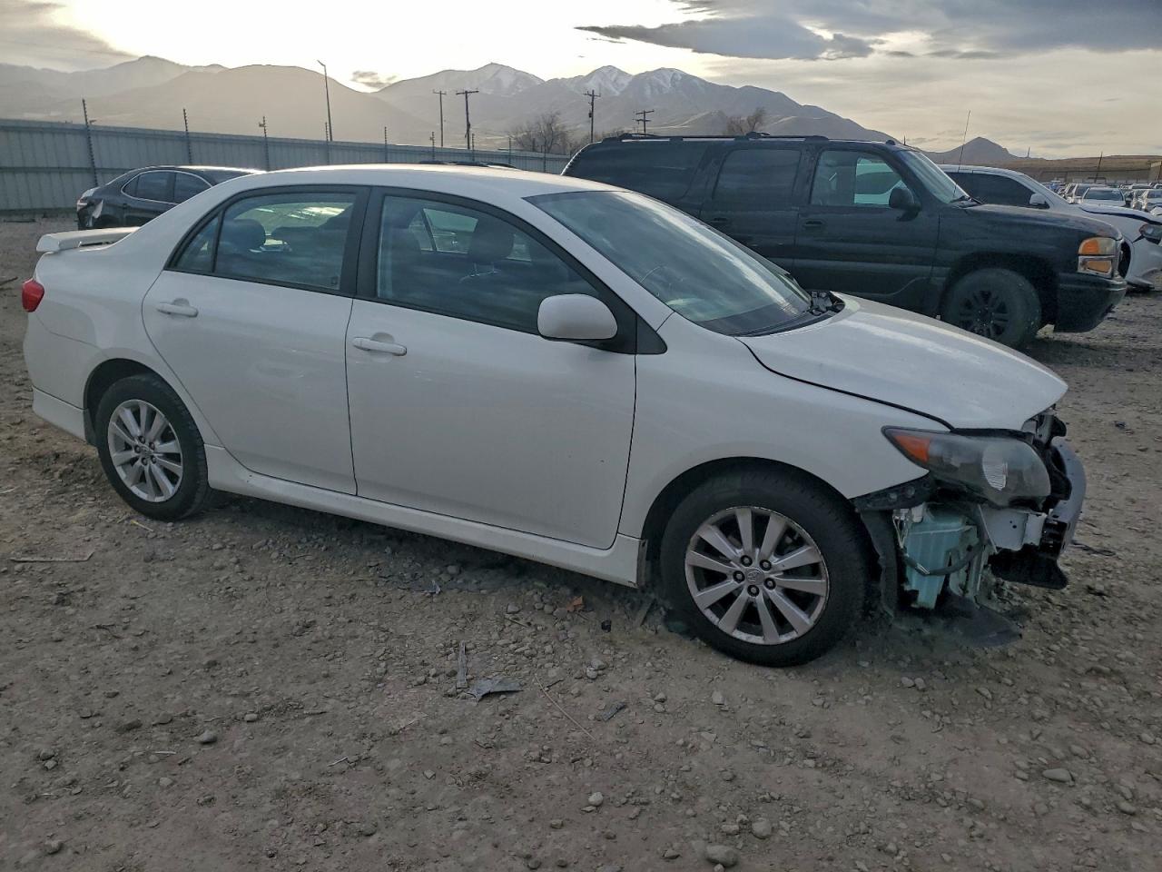 2010 TOYOTA COROLLA BASE photo 4