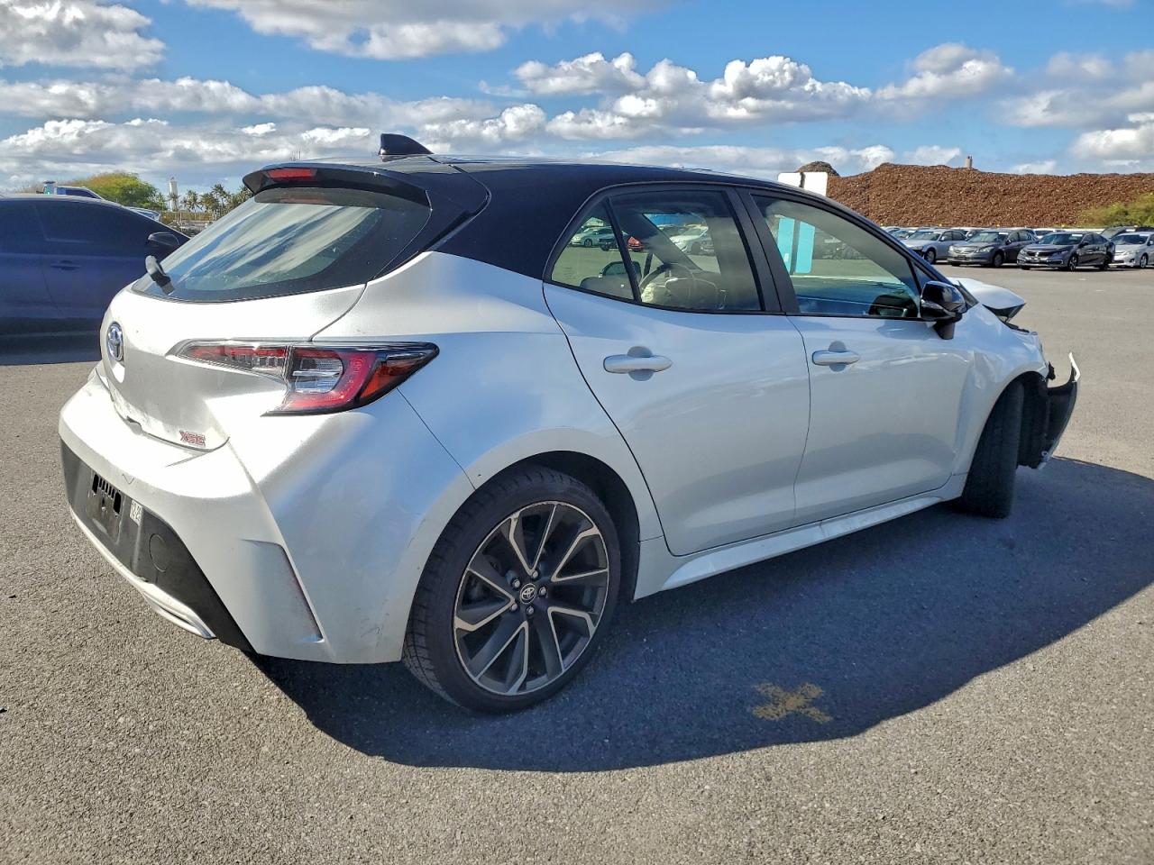2021 TOYOTA COROLLA XSE photo 3