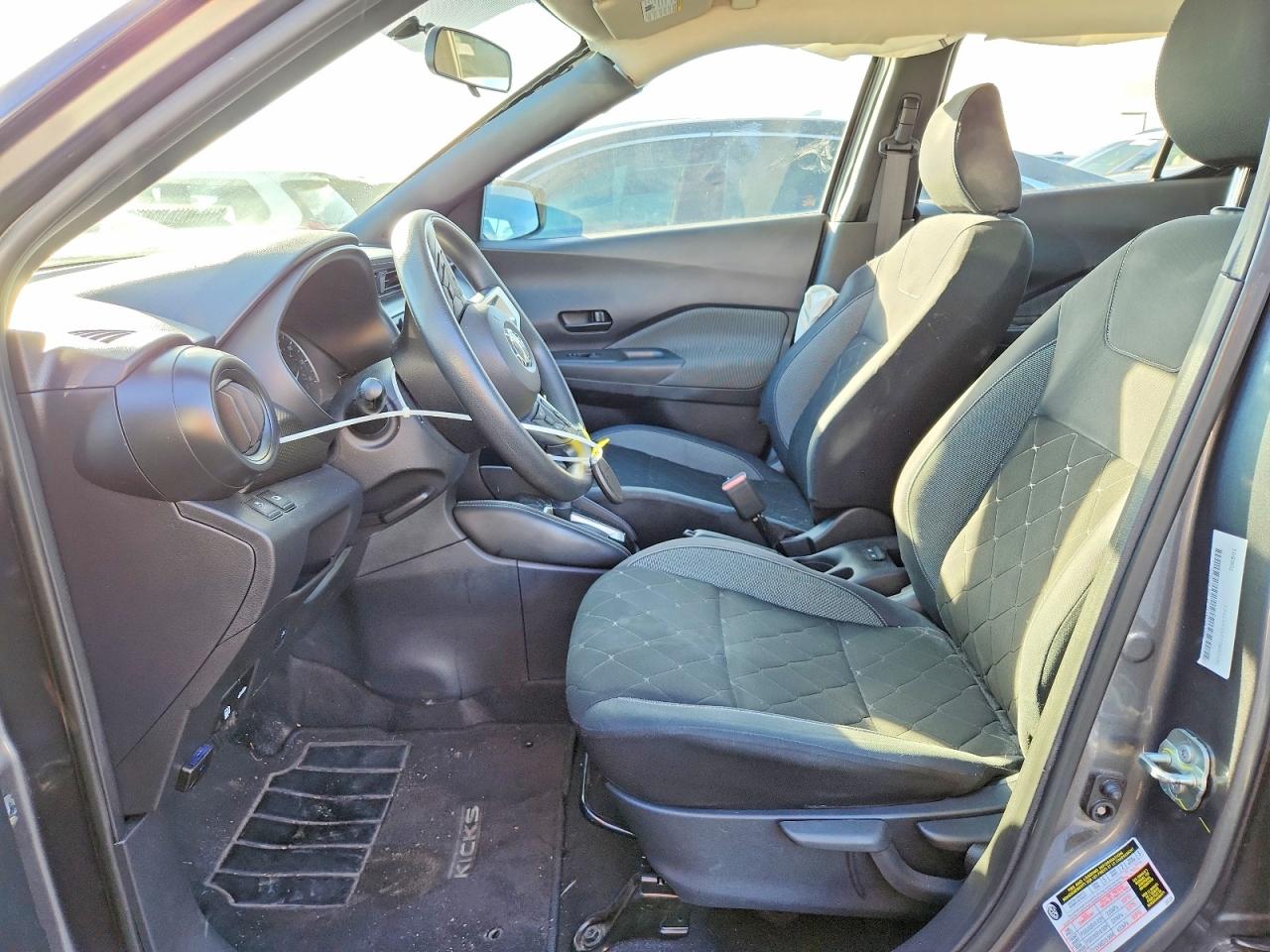 2019 NISSAN KICKS S photo 7