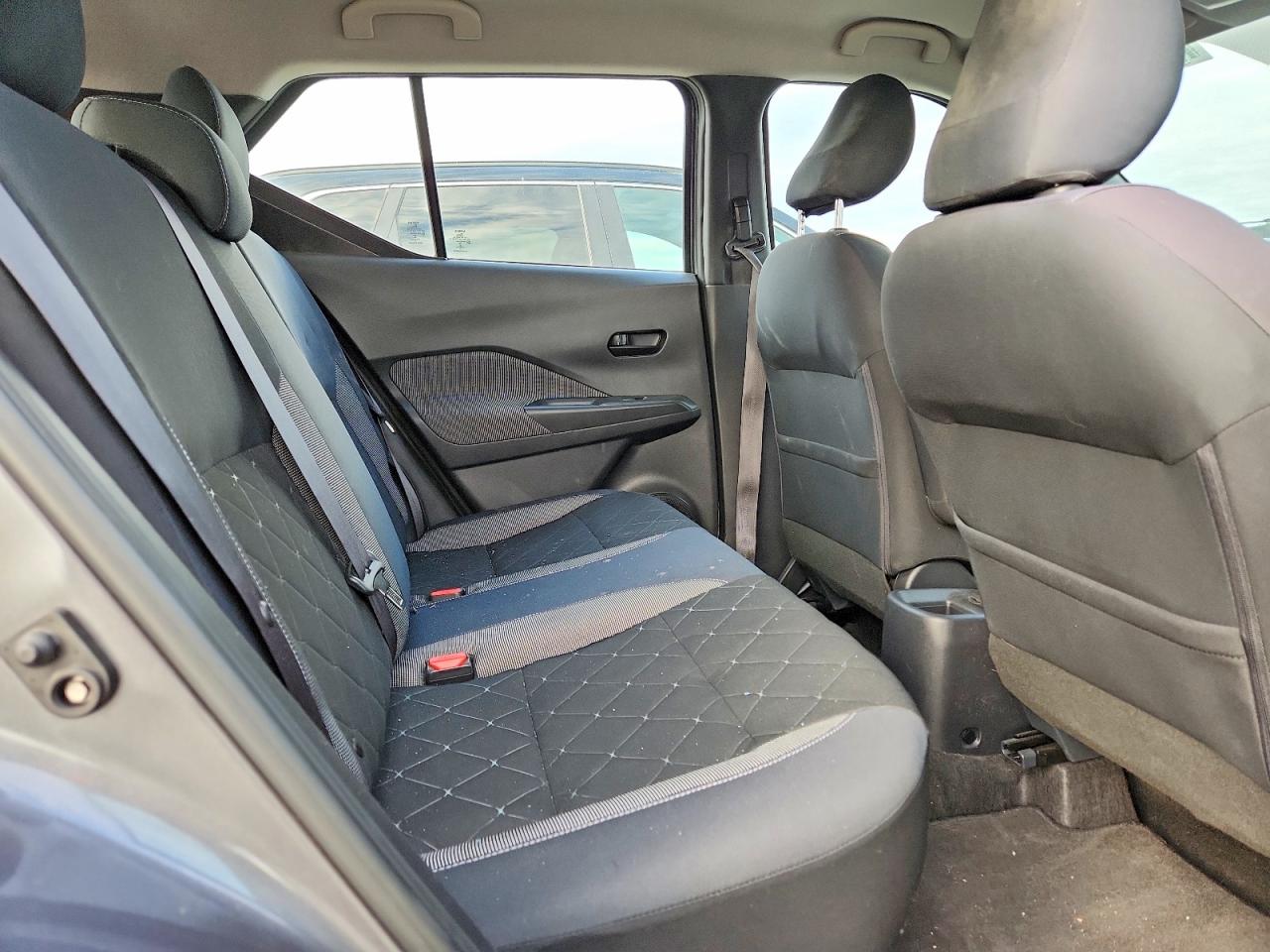 2019 NISSAN KICKS S photo 11