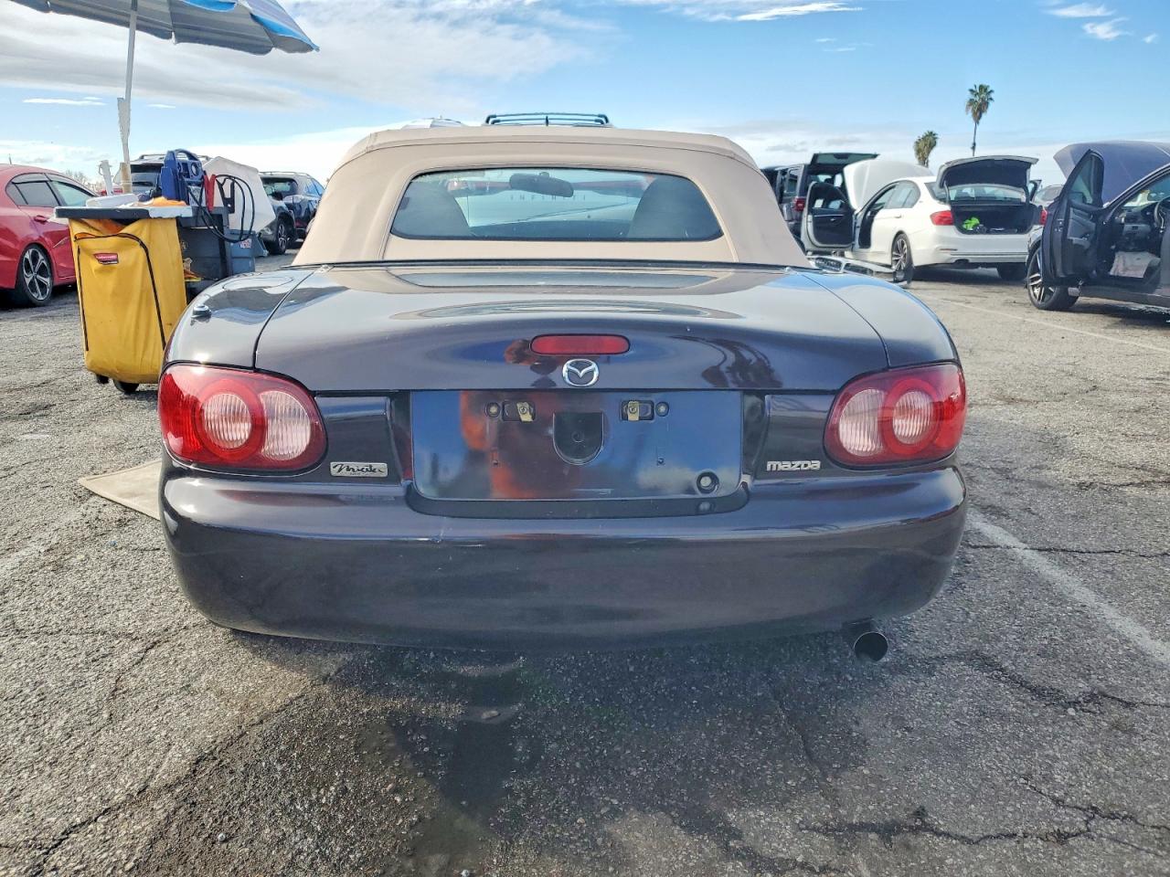 2005 MAZDA MX-5 MIATA BASE photo 6