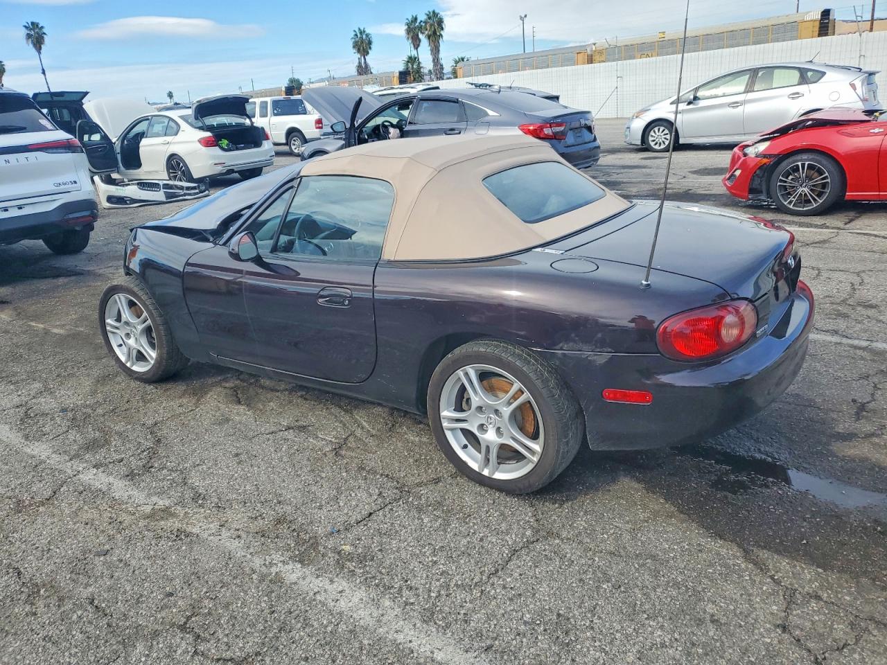 2005 MAZDA MX-5 MIATA BASE photo 2