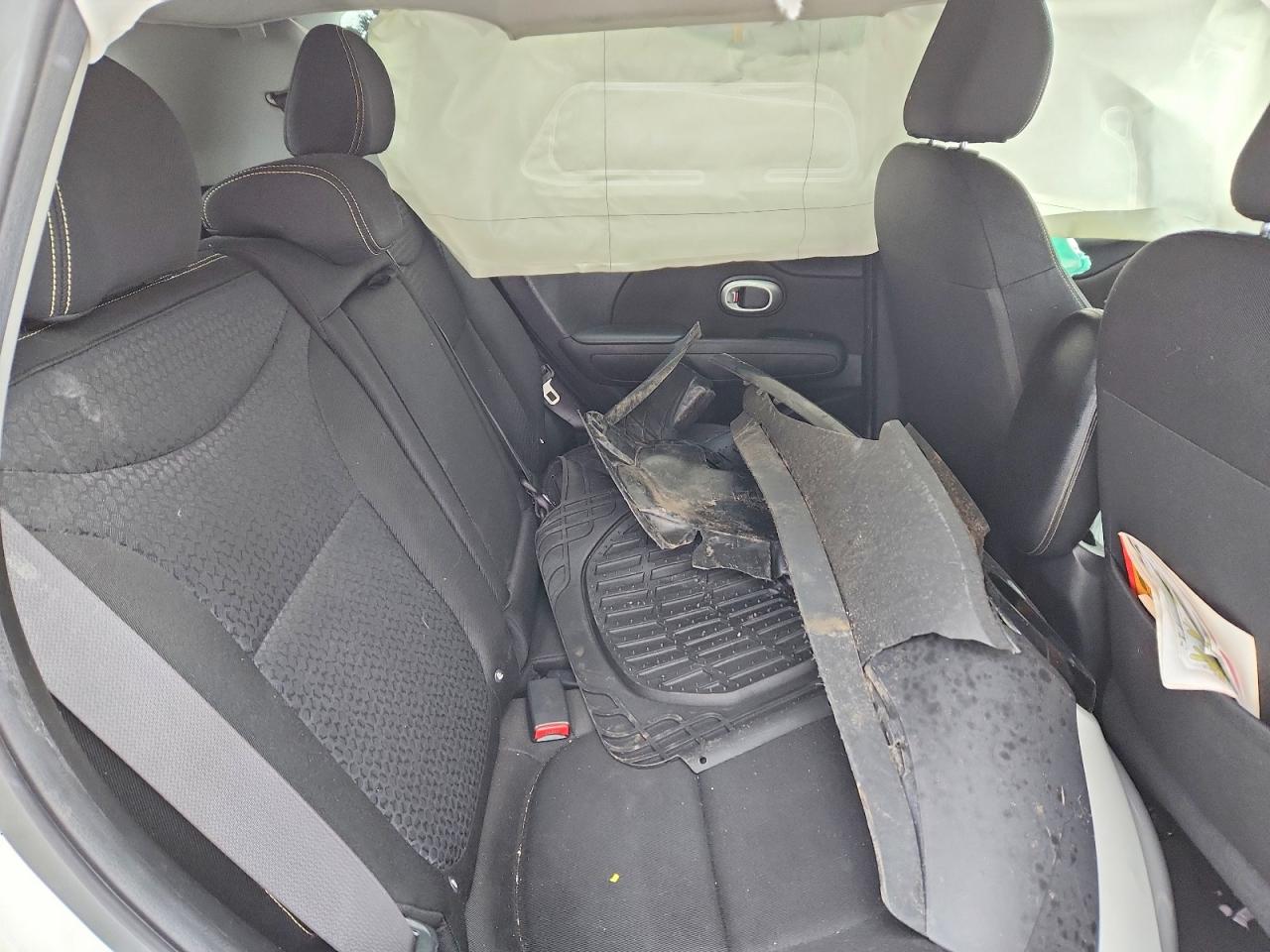 2016 KIA SOUL + photo 11