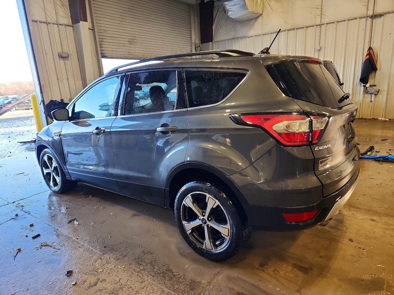2018 FORD ESCAPE SEL photo 2