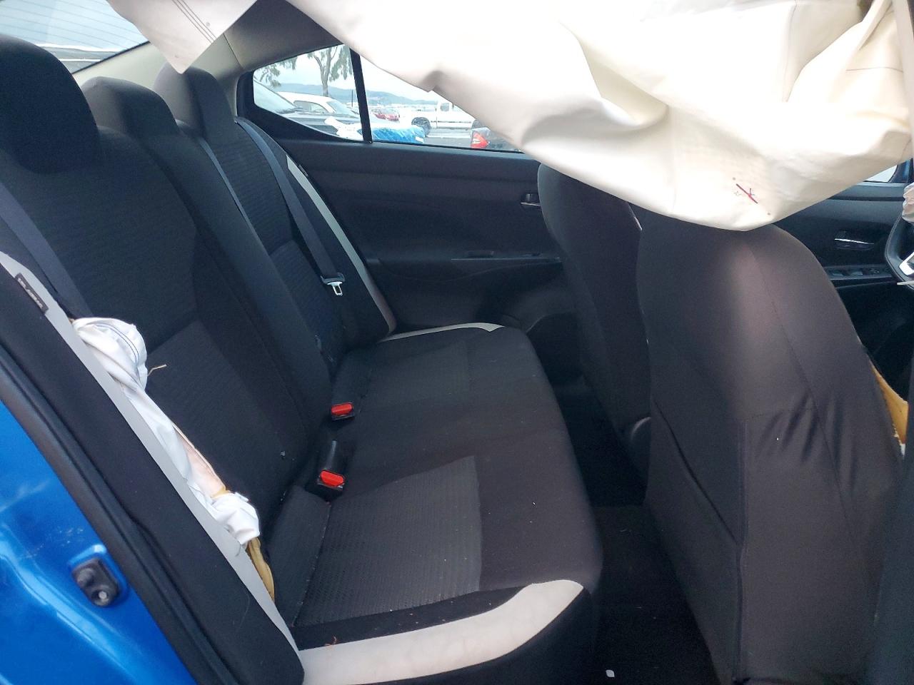 2021 NISSAN VERSA SV photo 10