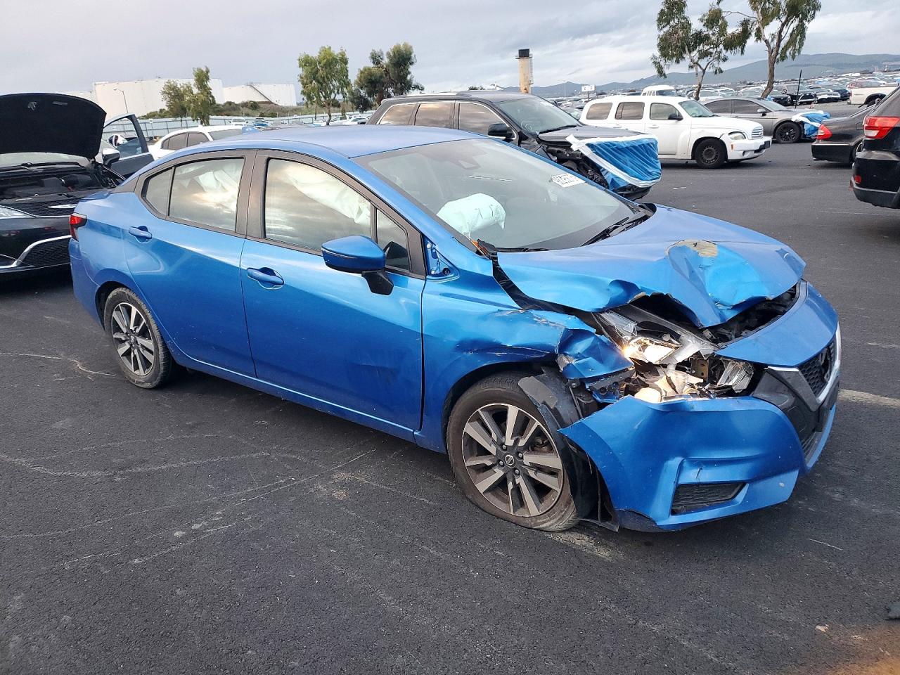 2021 NISSAN VERSA SV photo 4