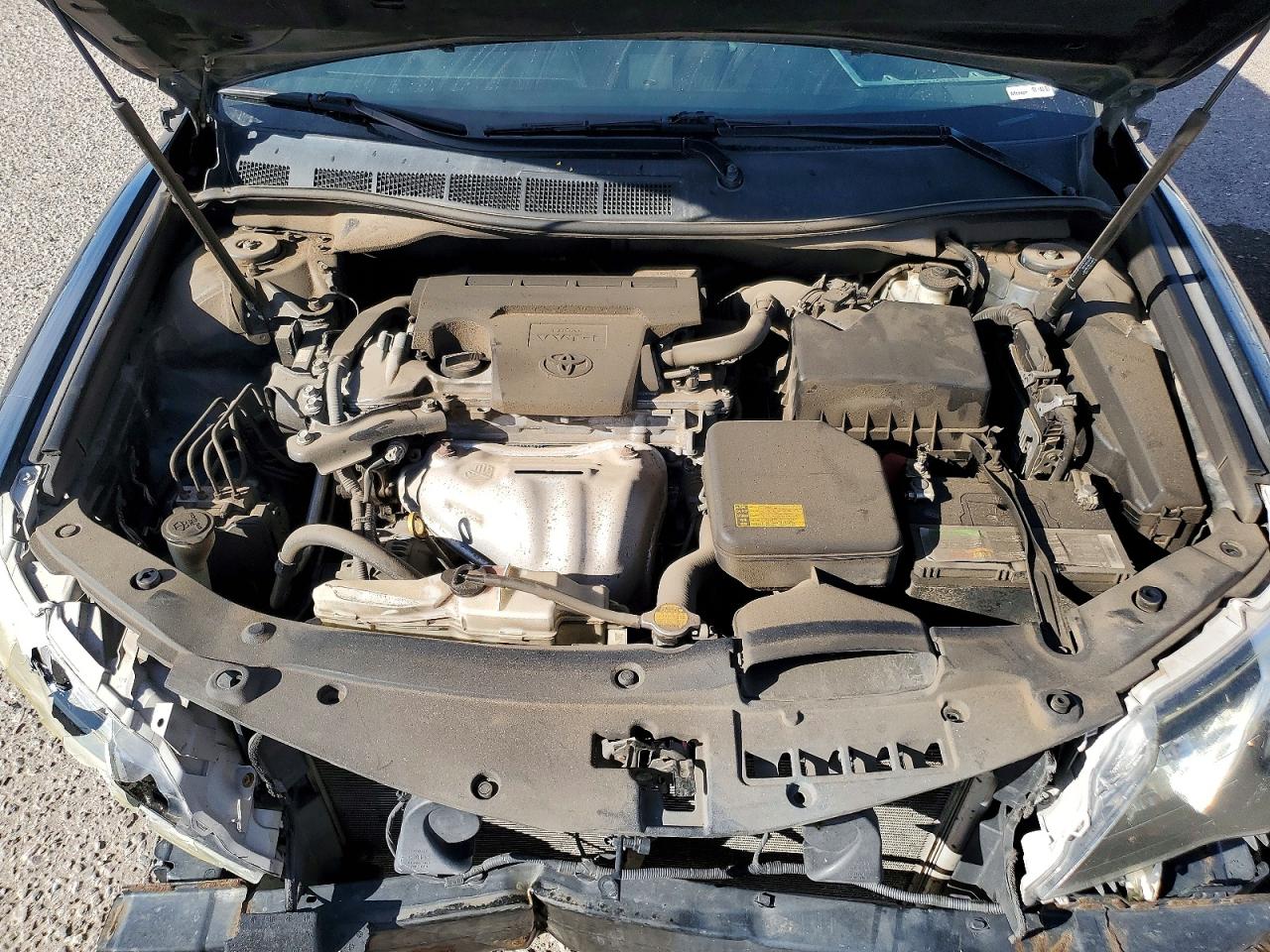 2014 TOYOTA CAMRY L photo 11
