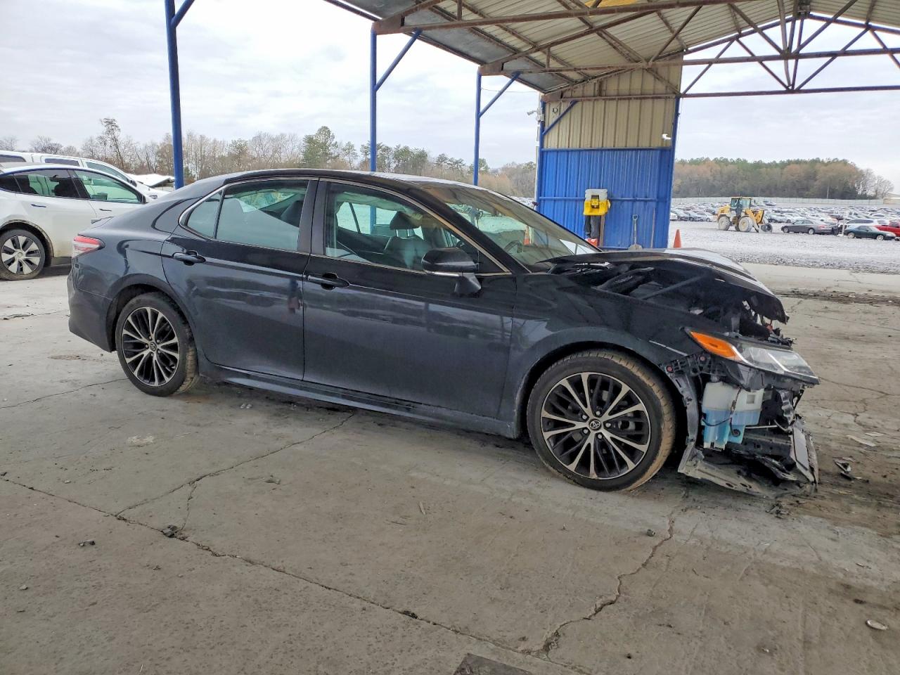 2018 TOYOTA CAMRY L photo 4