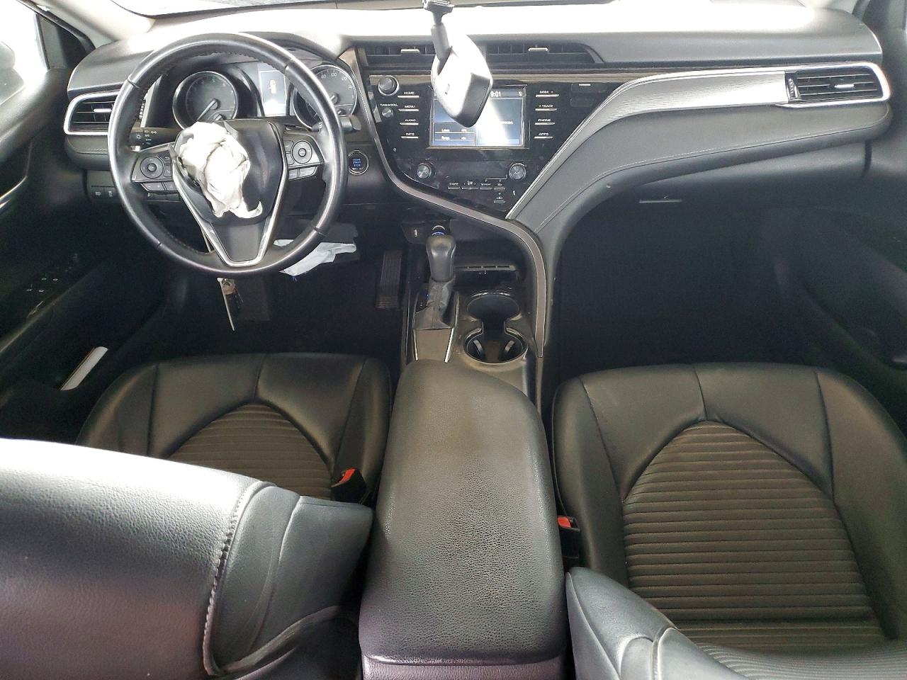 2018 TOYOTA CAMRY L photo 8