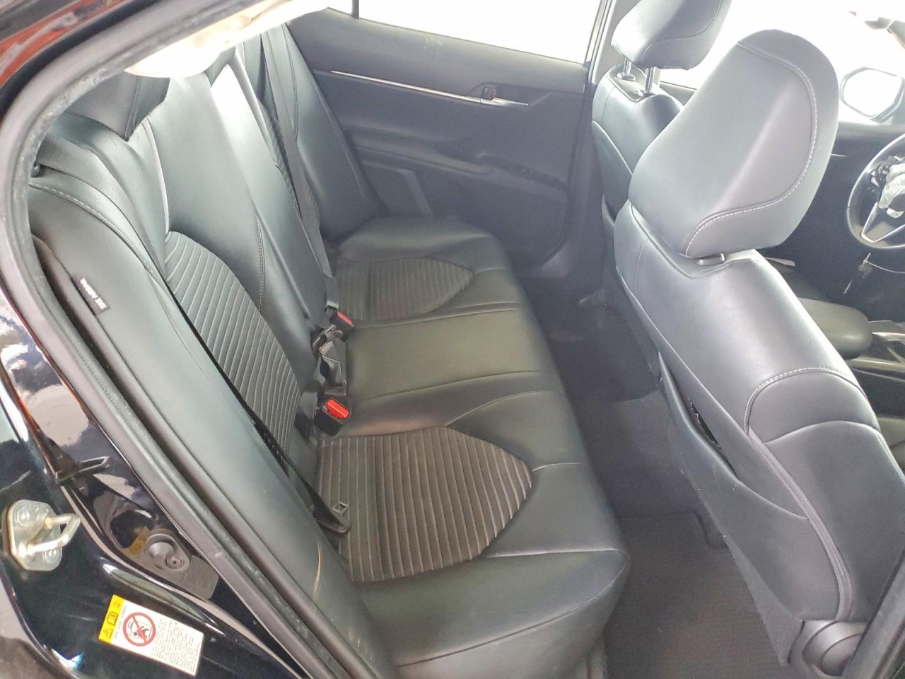 2018 TOYOTA CAMRY L photo 10