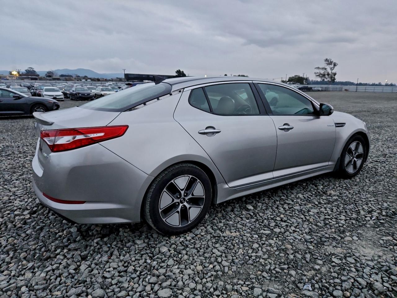 2013 KIA OPTIMA HYBRID photo 3