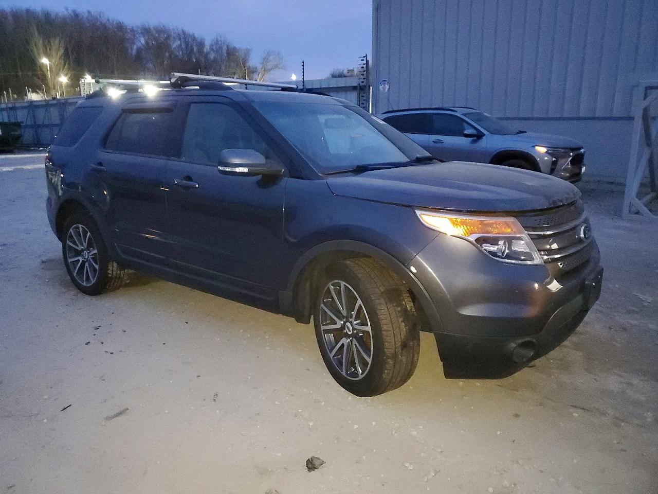 2015 FORD EXPLORER XLT photo 7