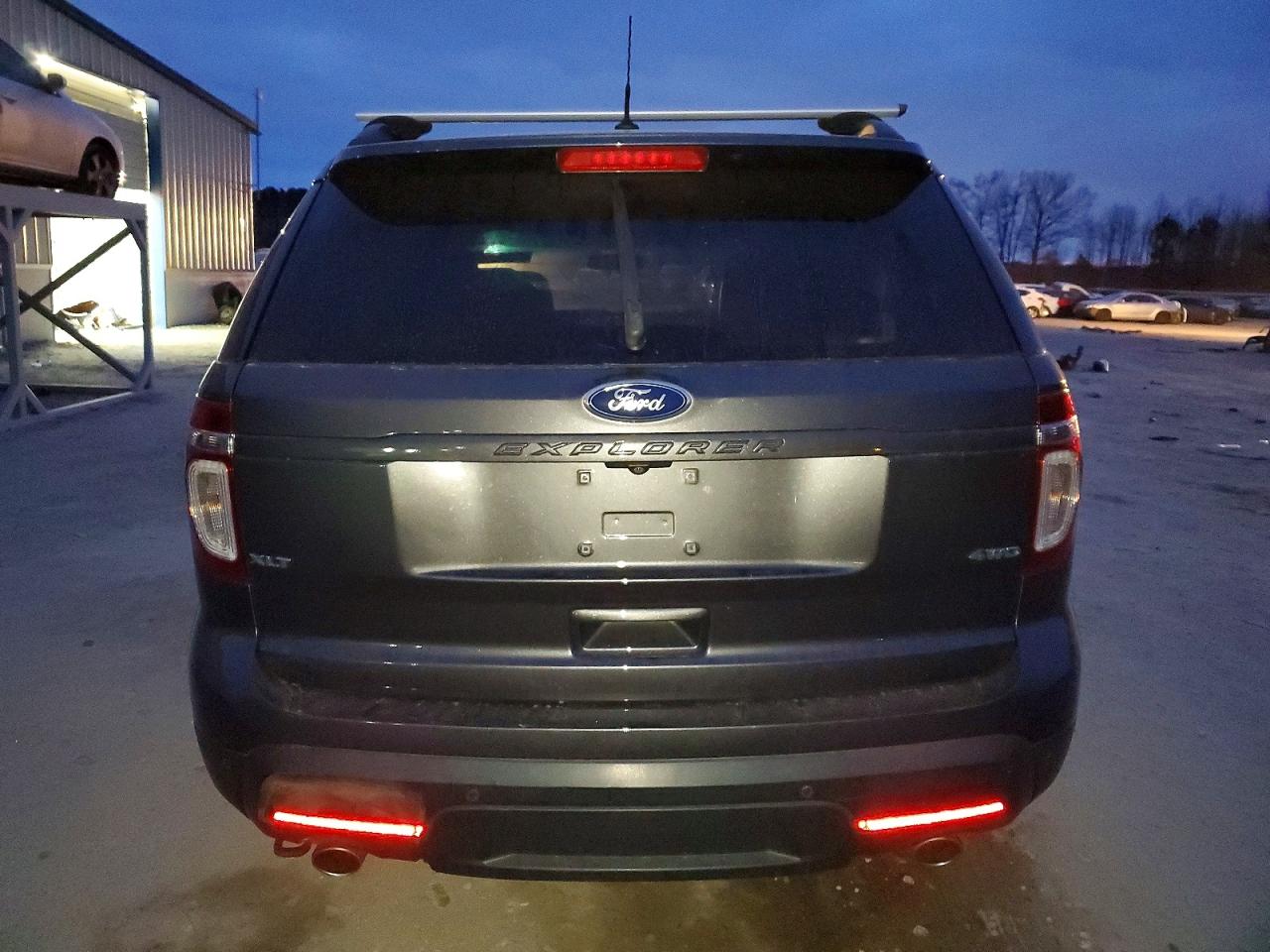 2015 FORD EXPLORER XLT photo 11