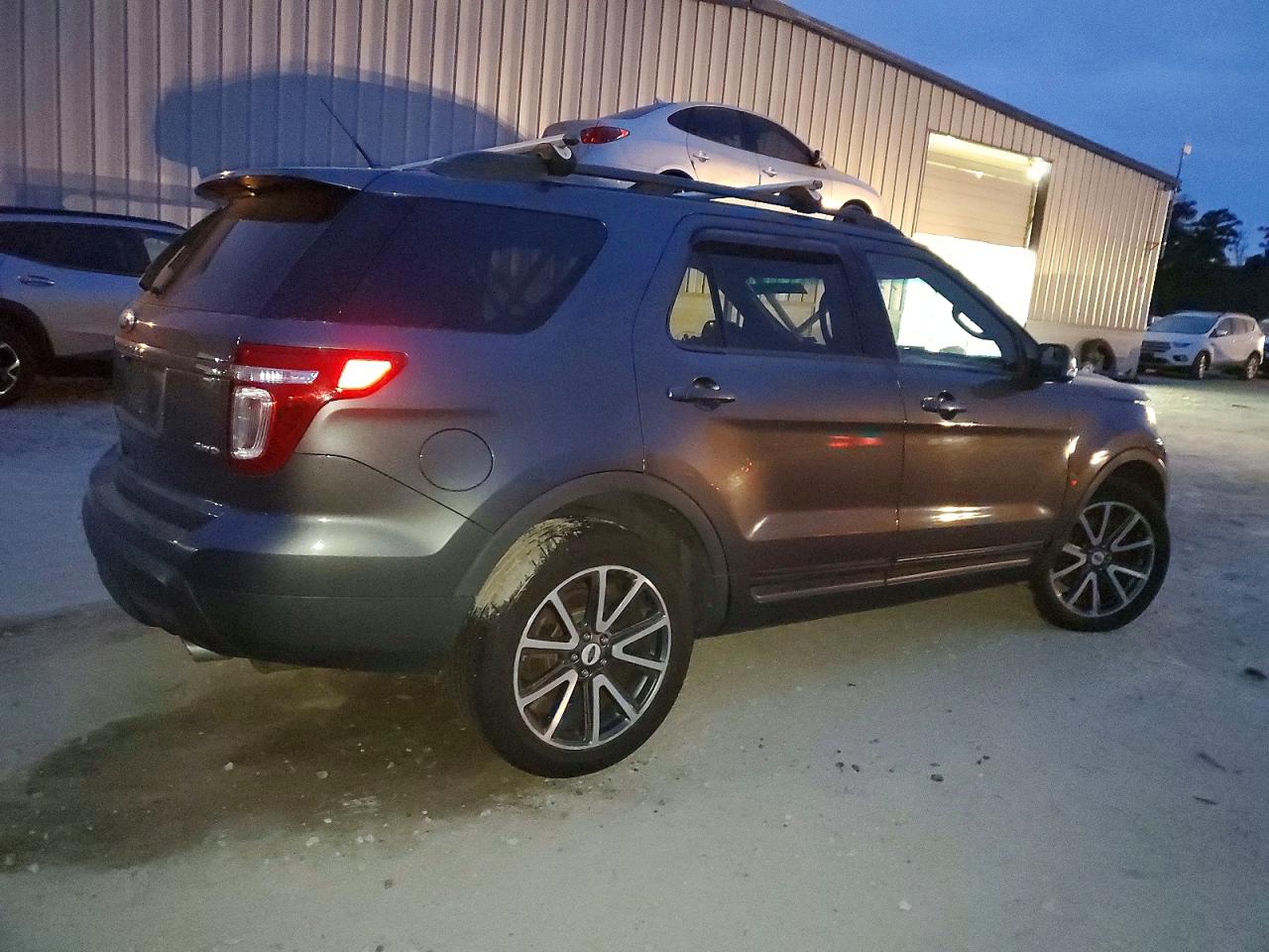 2015 FORD EXPLORER XLT photo 5