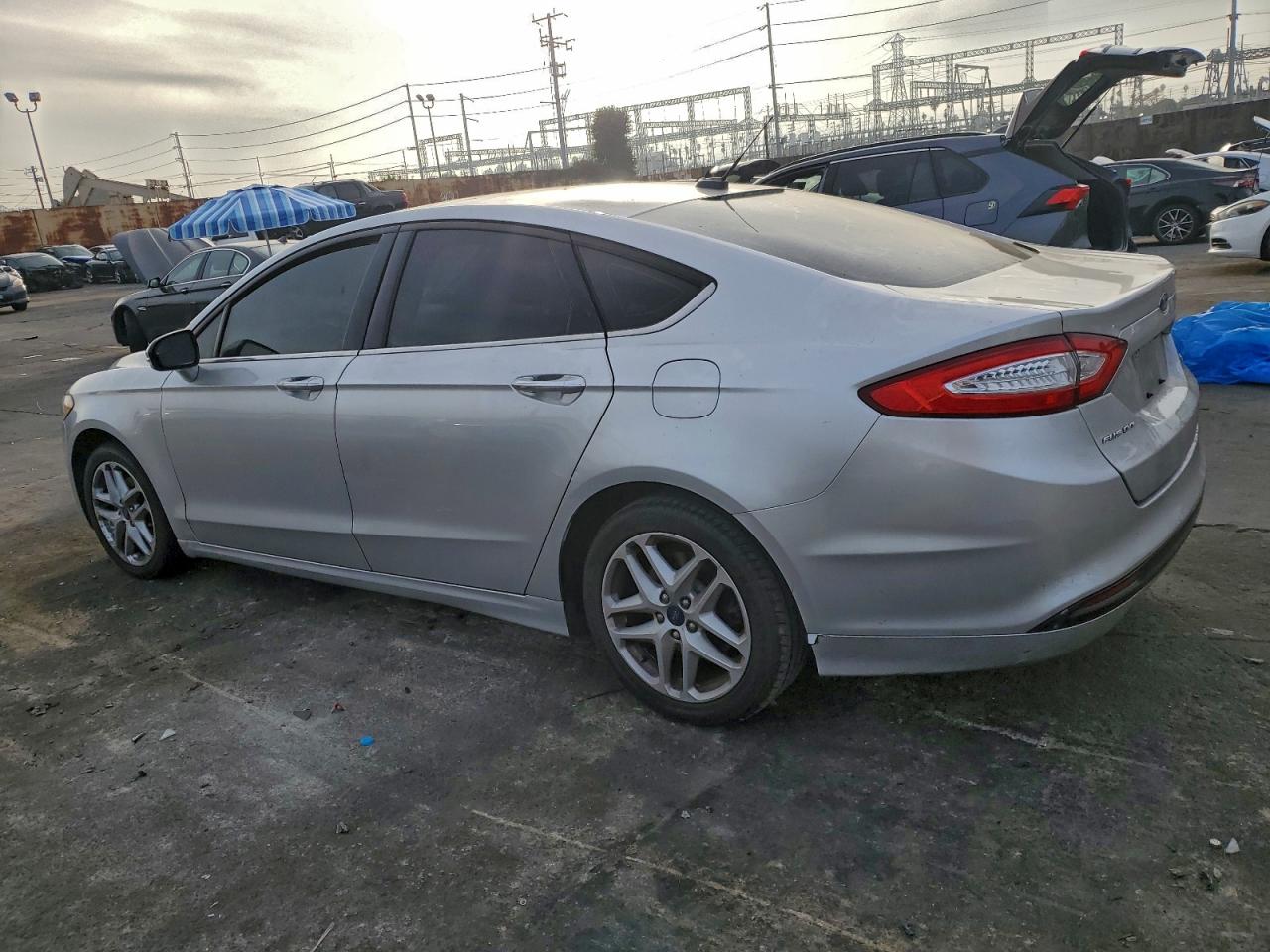 2016 FORD FUSION SE photo 2