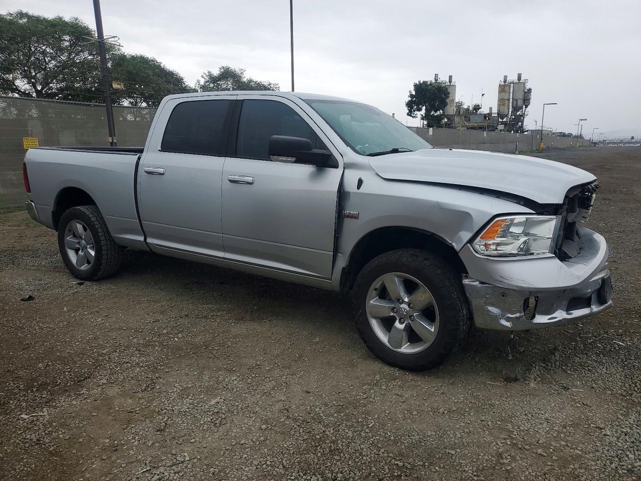 2019 RAM 1500 CLASSIC SLT photo 4