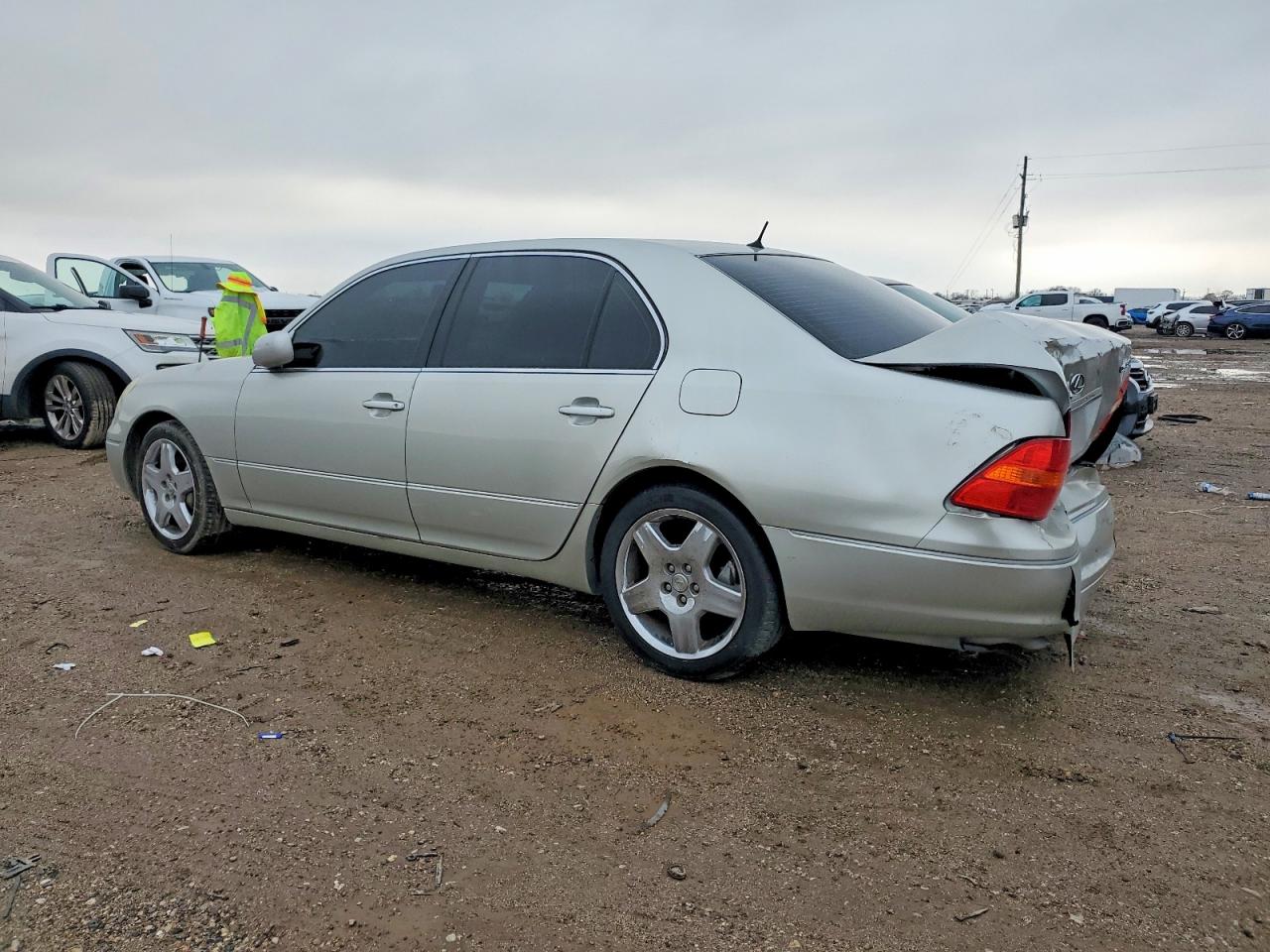 2001 LEXUS LS 430 photo 2