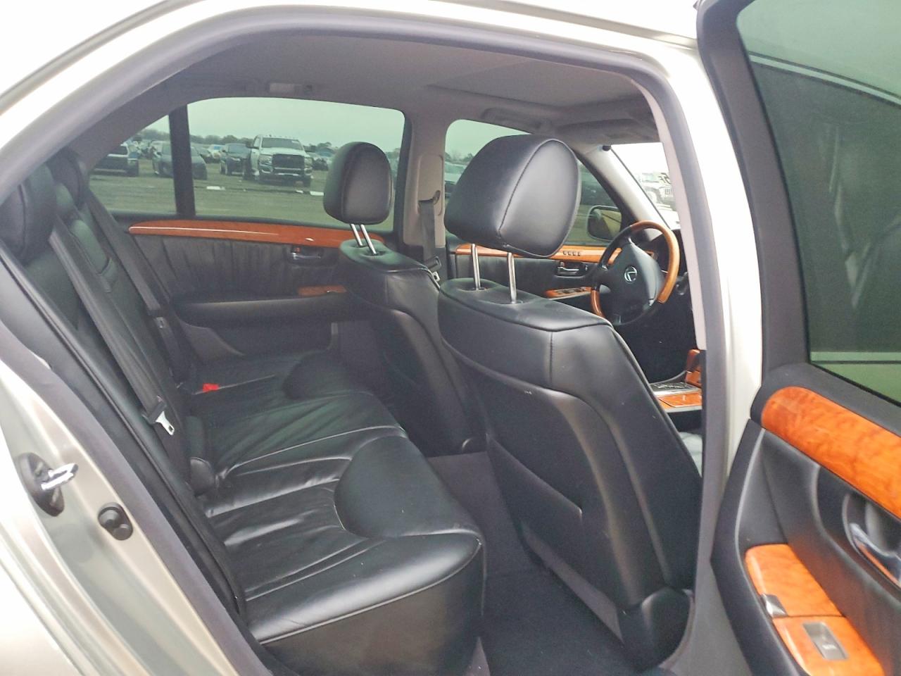 2001 LEXUS LS 430 photo 10