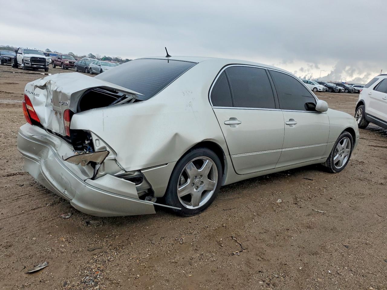 2001 LEXUS LS 430 photo 3