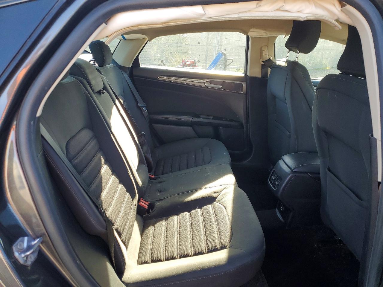 2017 FORD FUSION SE HYBRID photo 10