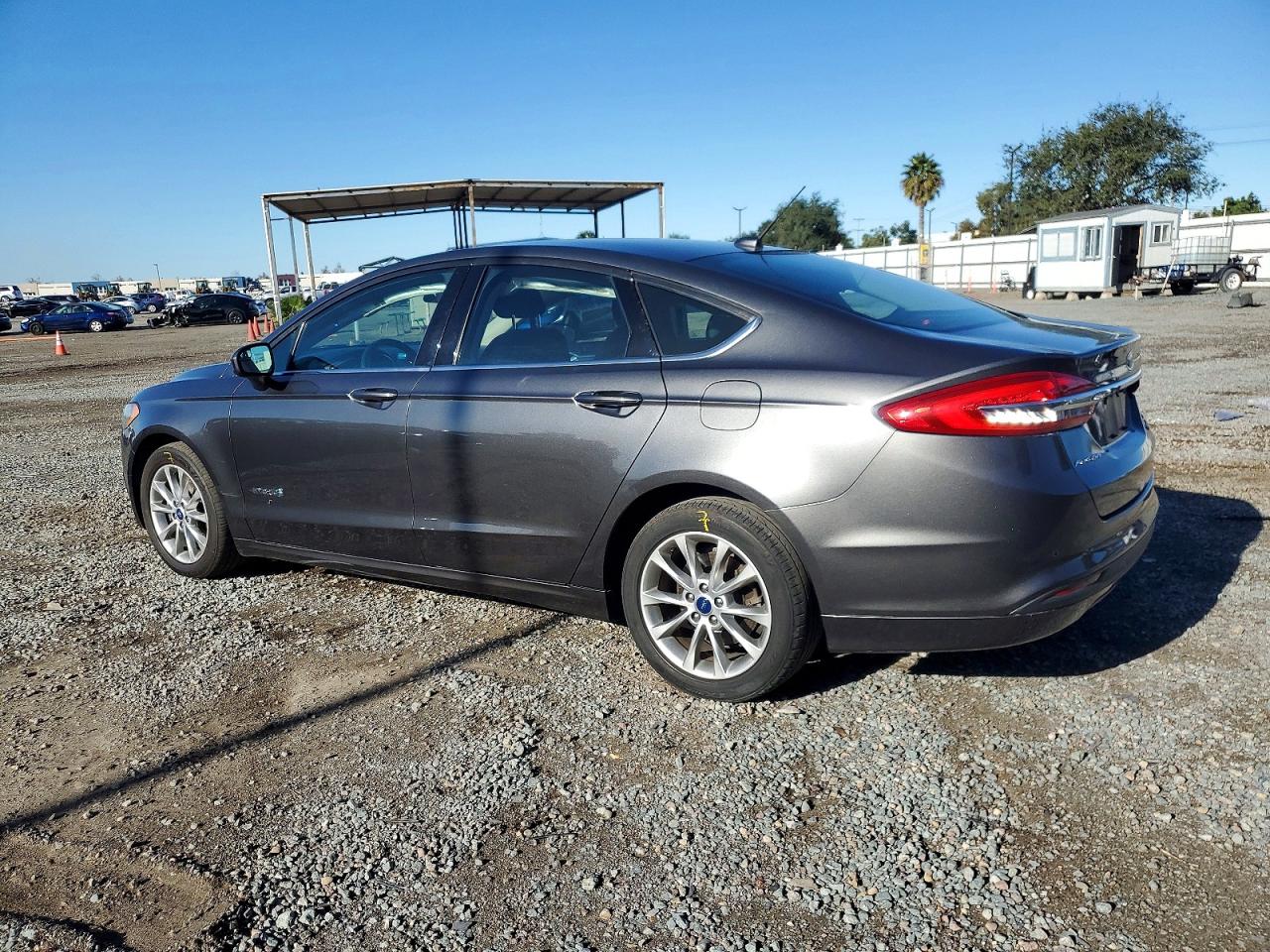 2017 FORD FUSION SE HYBRID photo 2