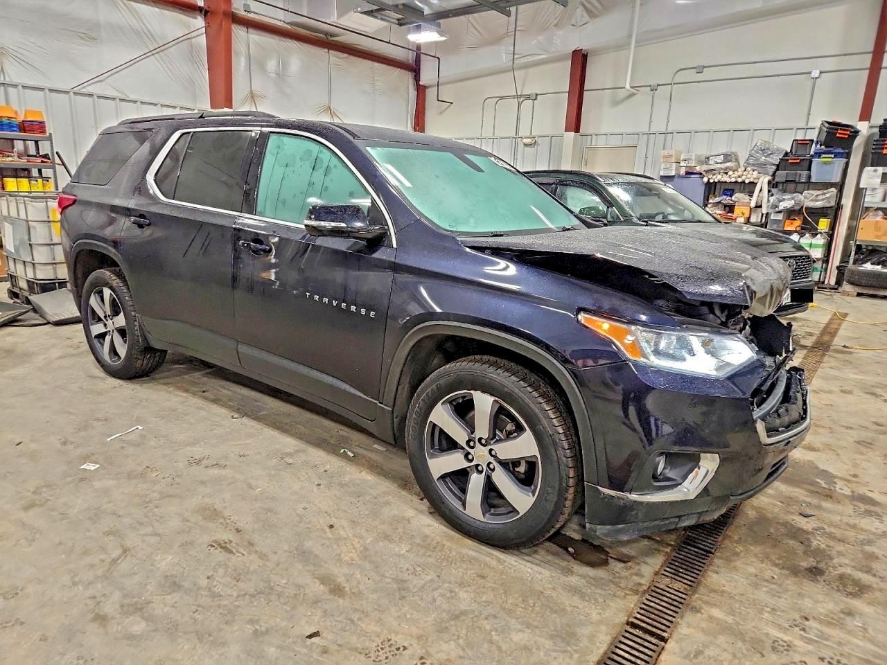 2020 CHEVROLET TRAVERSE LT photo 4