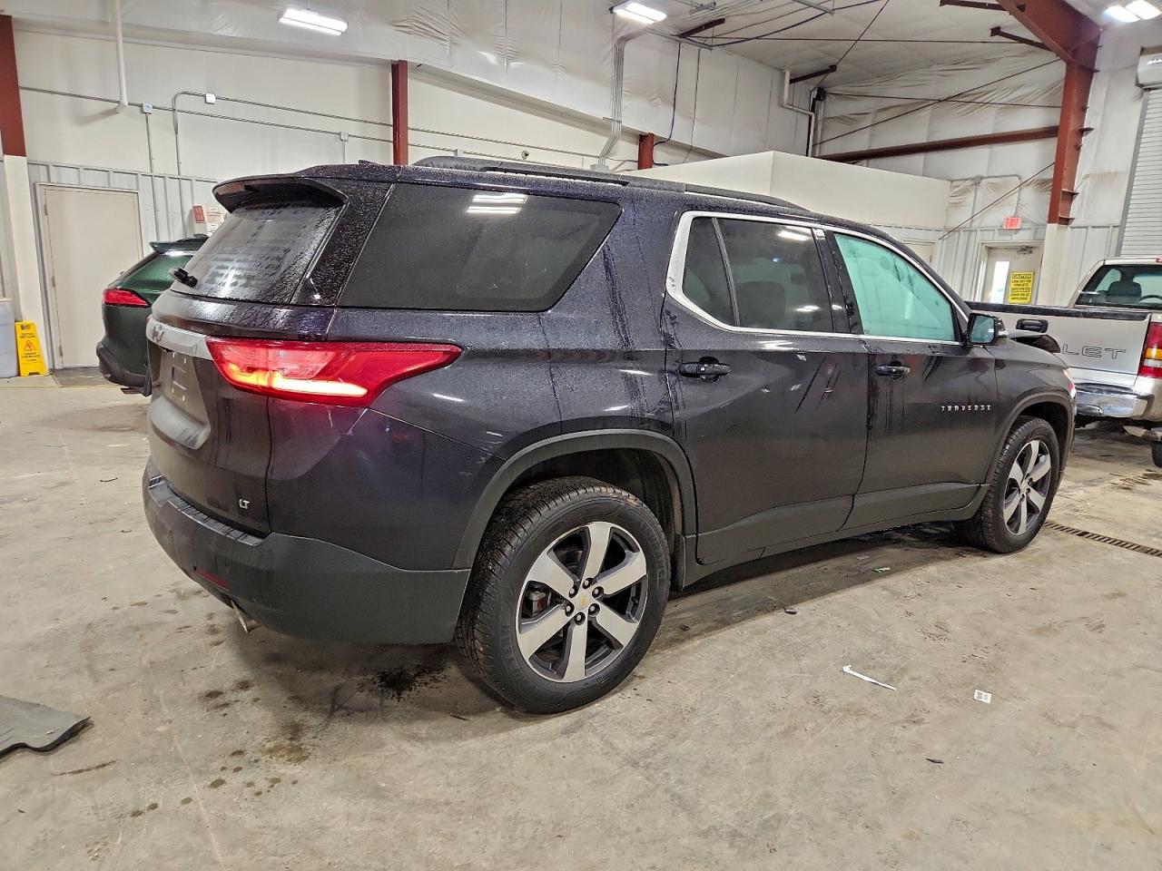 2020 CHEVROLET TRAVERSE LT photo 3