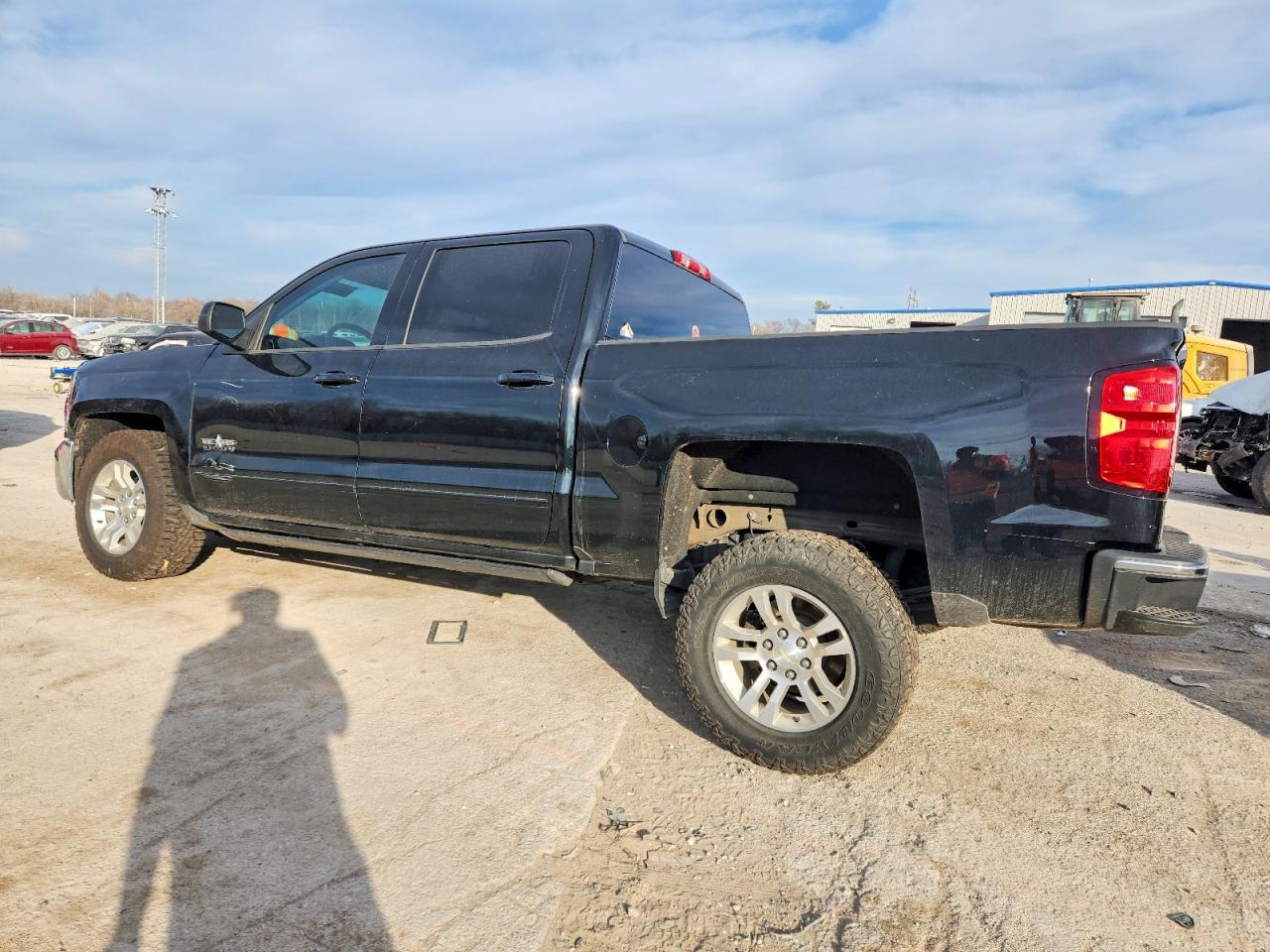 2018 CHEVROLET SILVERADO C1500 LT photo 2