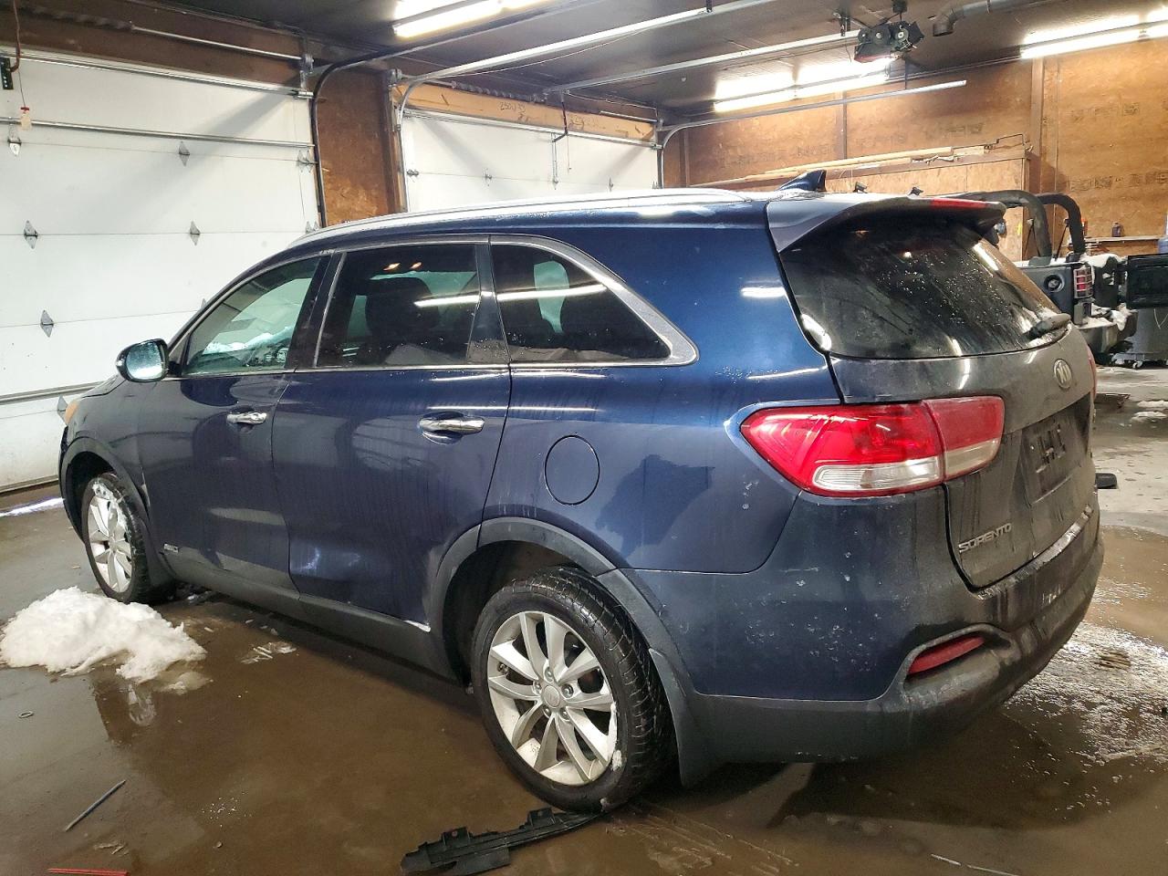 2016 KIA SORENTO LX photo 2