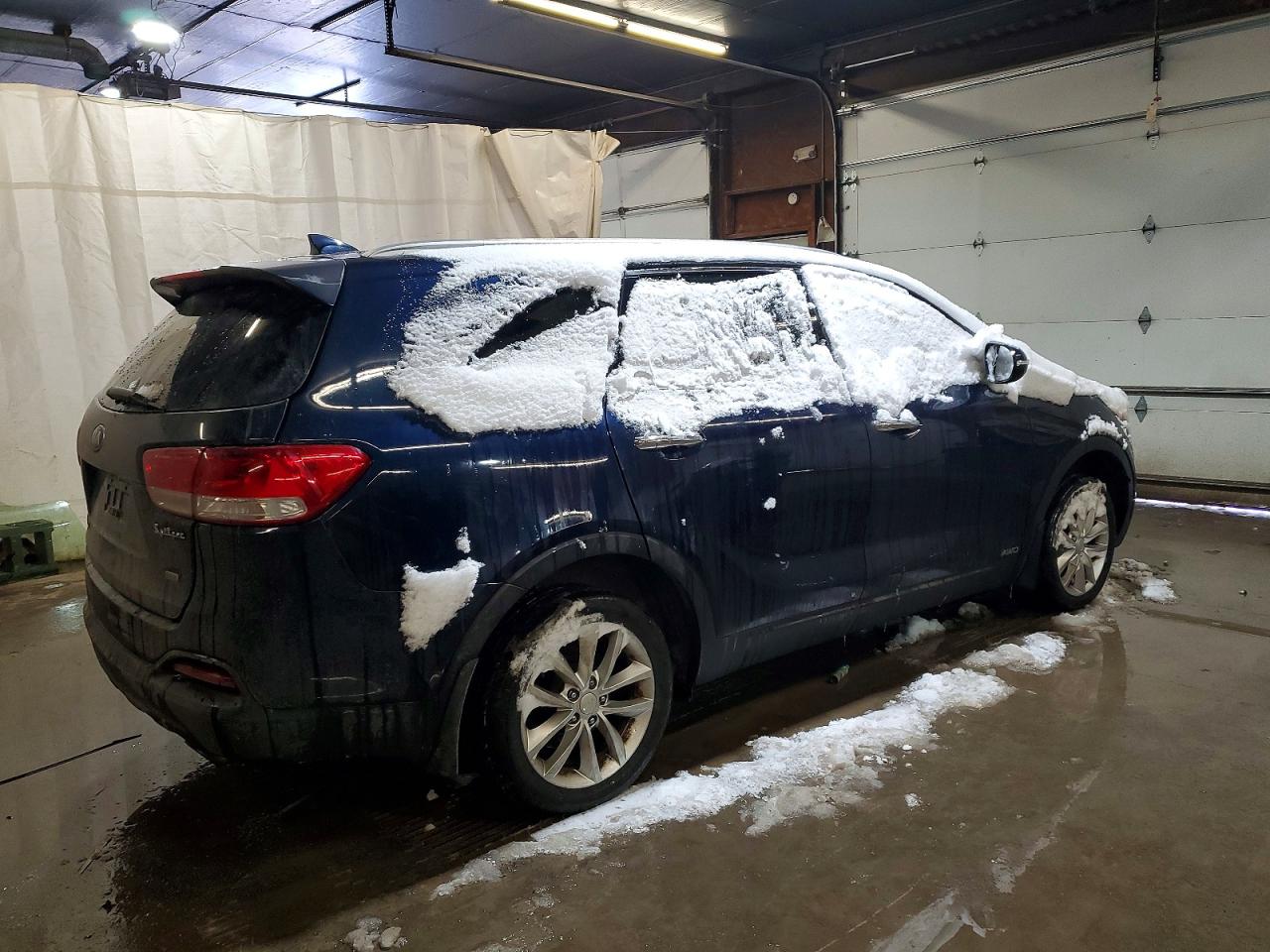 2016 KIA SORENTO LX photo 3