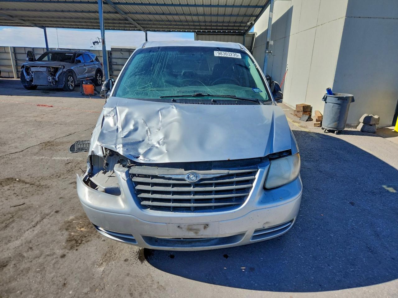 2005 CHRYSLER TOWN & COUNTRY photo 5
