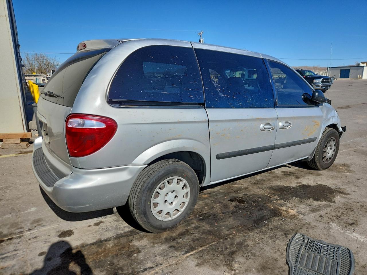 2005 CHRYSLER TOWN & COUNTRY photo 3