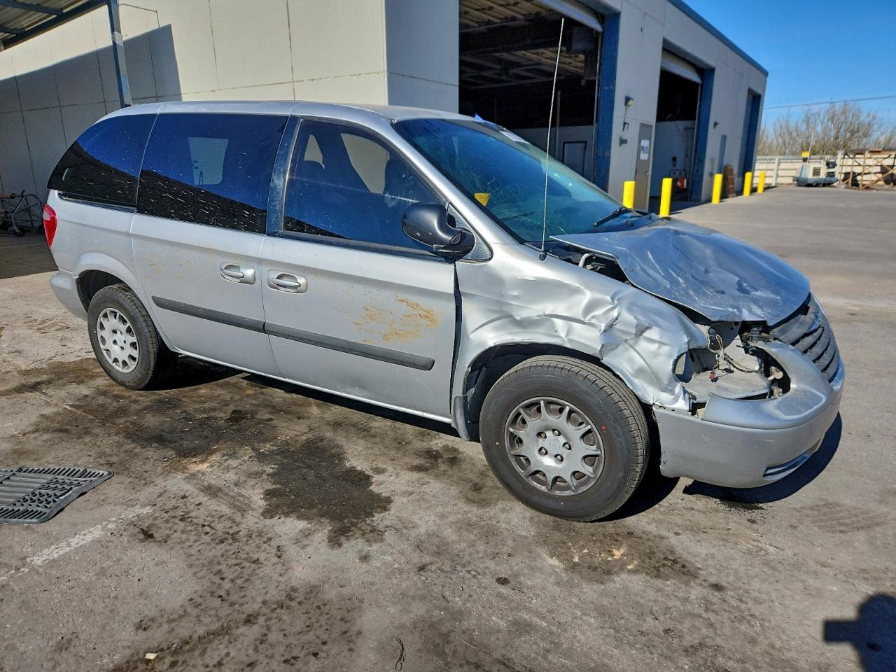 2005 CHRYSLER TOWN & COUNTRY photo 4