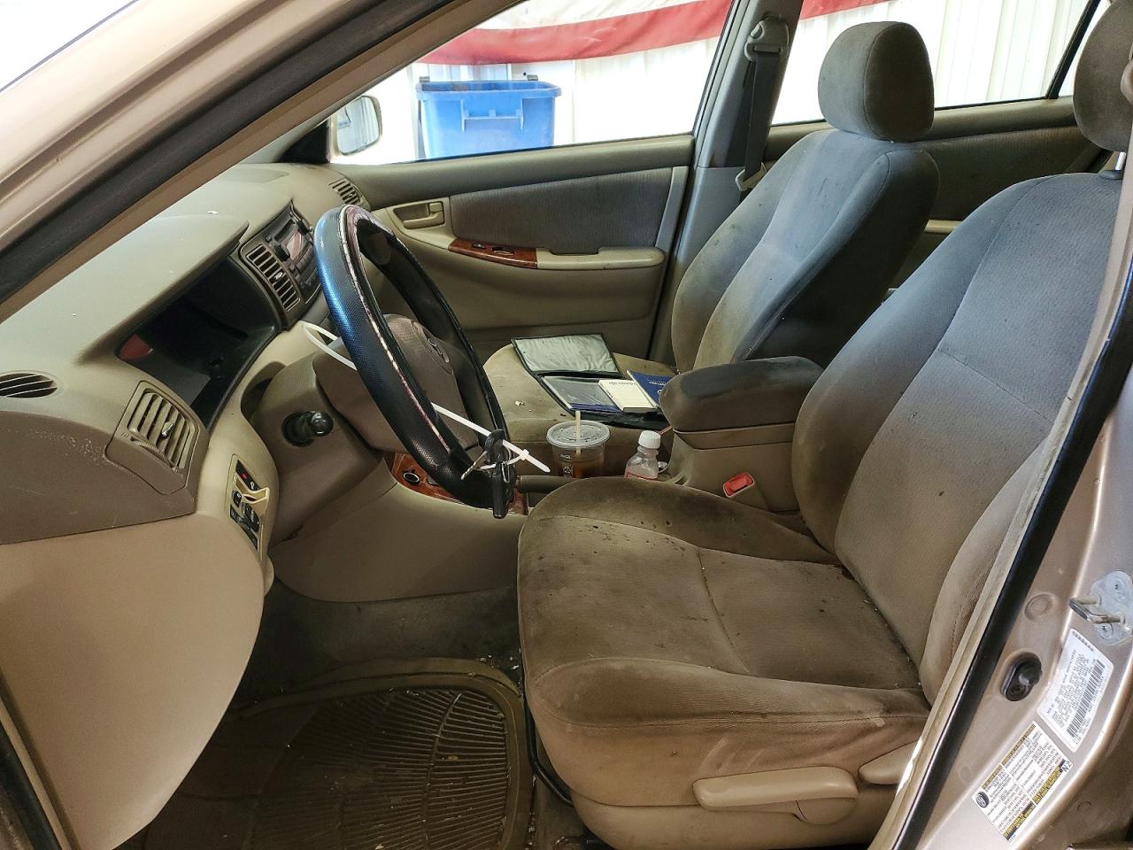 2005 TOYOTA COROLLA LE photo 7