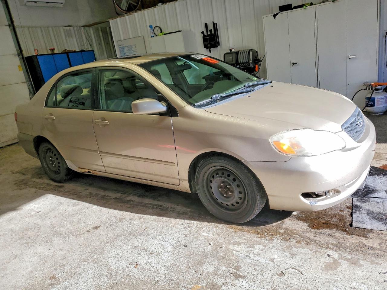 2005 TOYOTA COROLLA LE photo 4