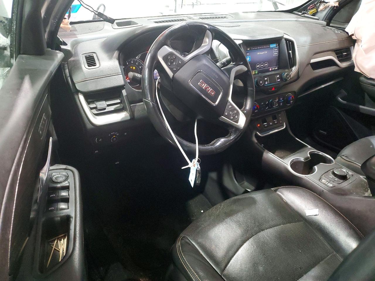 2019 GMC TERRAIN SLT photo 8