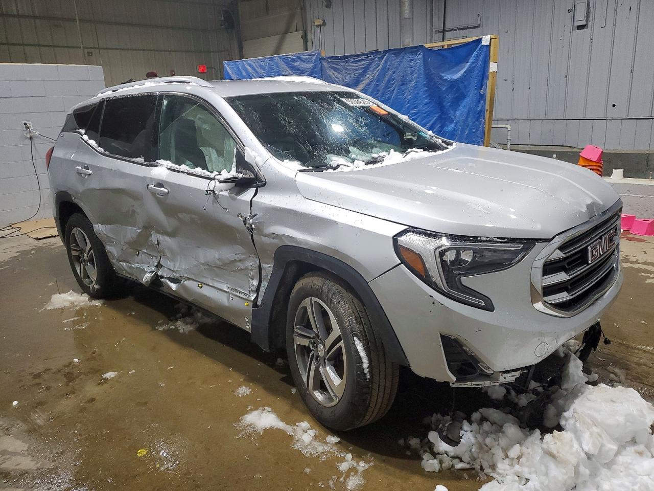 2019 GMC TERRAIN SLT photo 4
