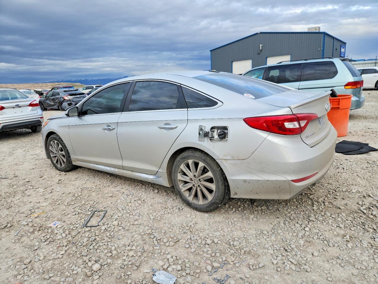2015 HYUNDAI SONATA SPORT photo 2