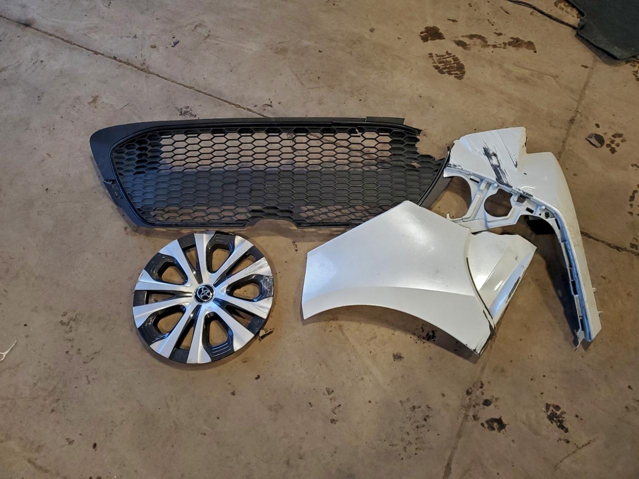 2022 TOYOTA COROLLA LE photo 12