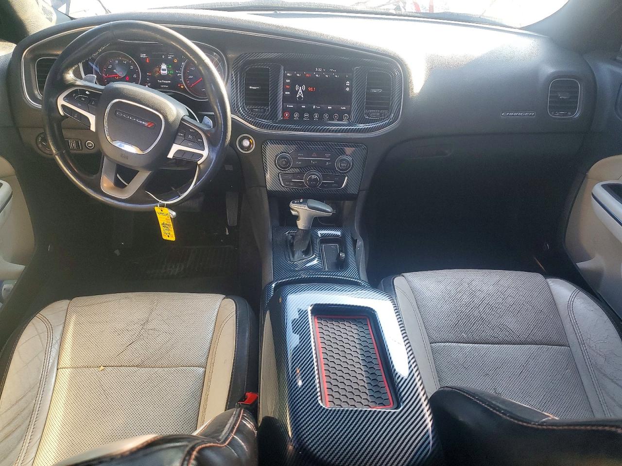 2017 DODGE CHARGER SXT photo 8