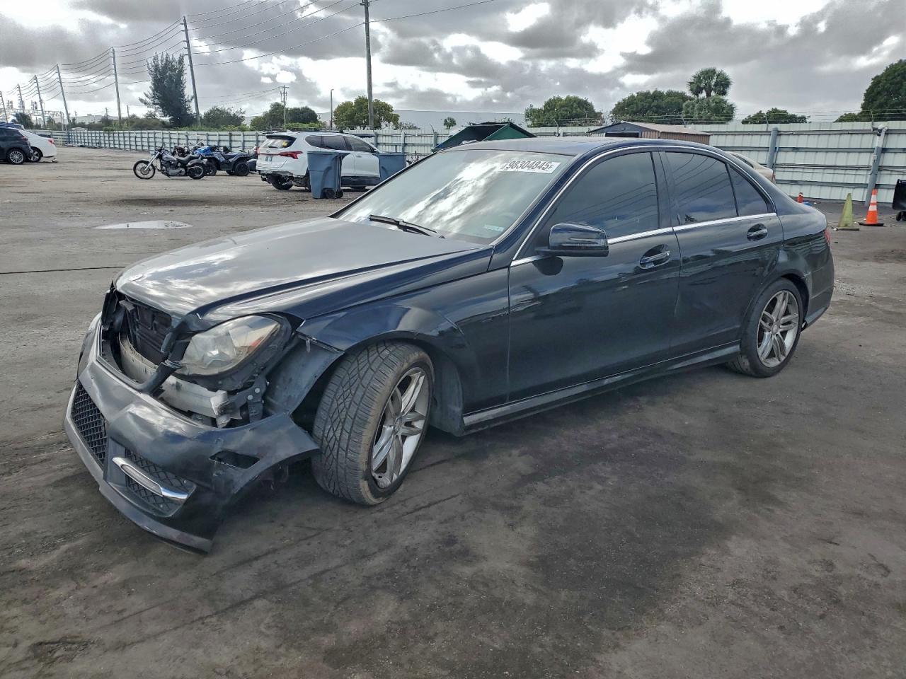 2014 MERCEDES-BENZ C