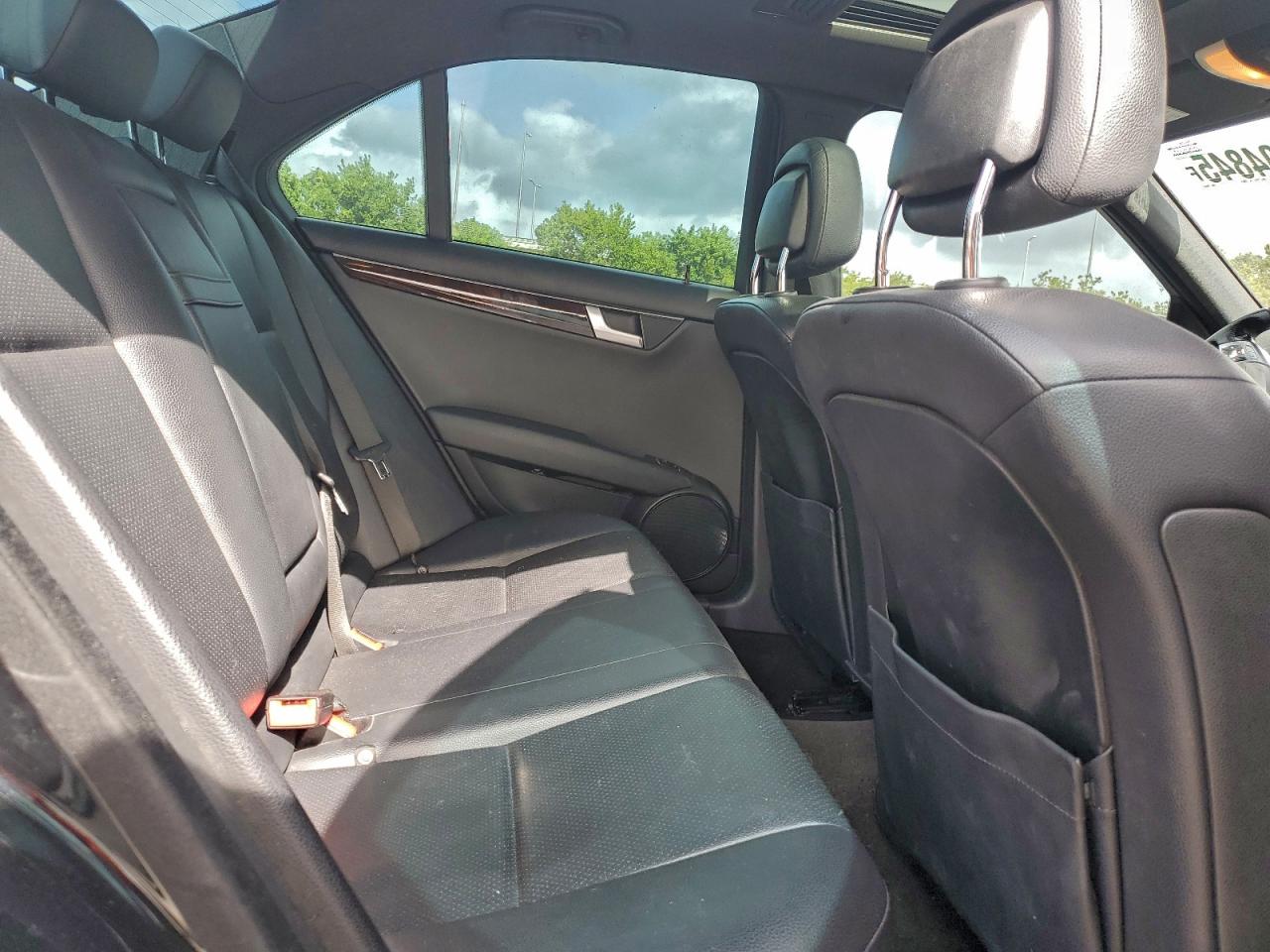 2014 MERCEDES-BENZ C 250 photo 10