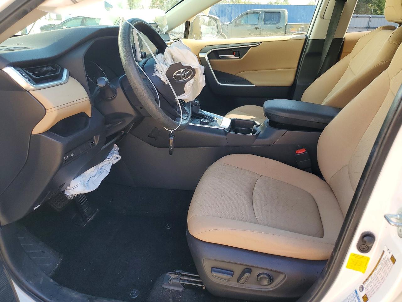 2019 TOYOTA RAV4 XLE photo 7